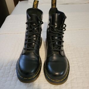 Dr. Martens 1460 Women's Smooth Leather Boots in Black
